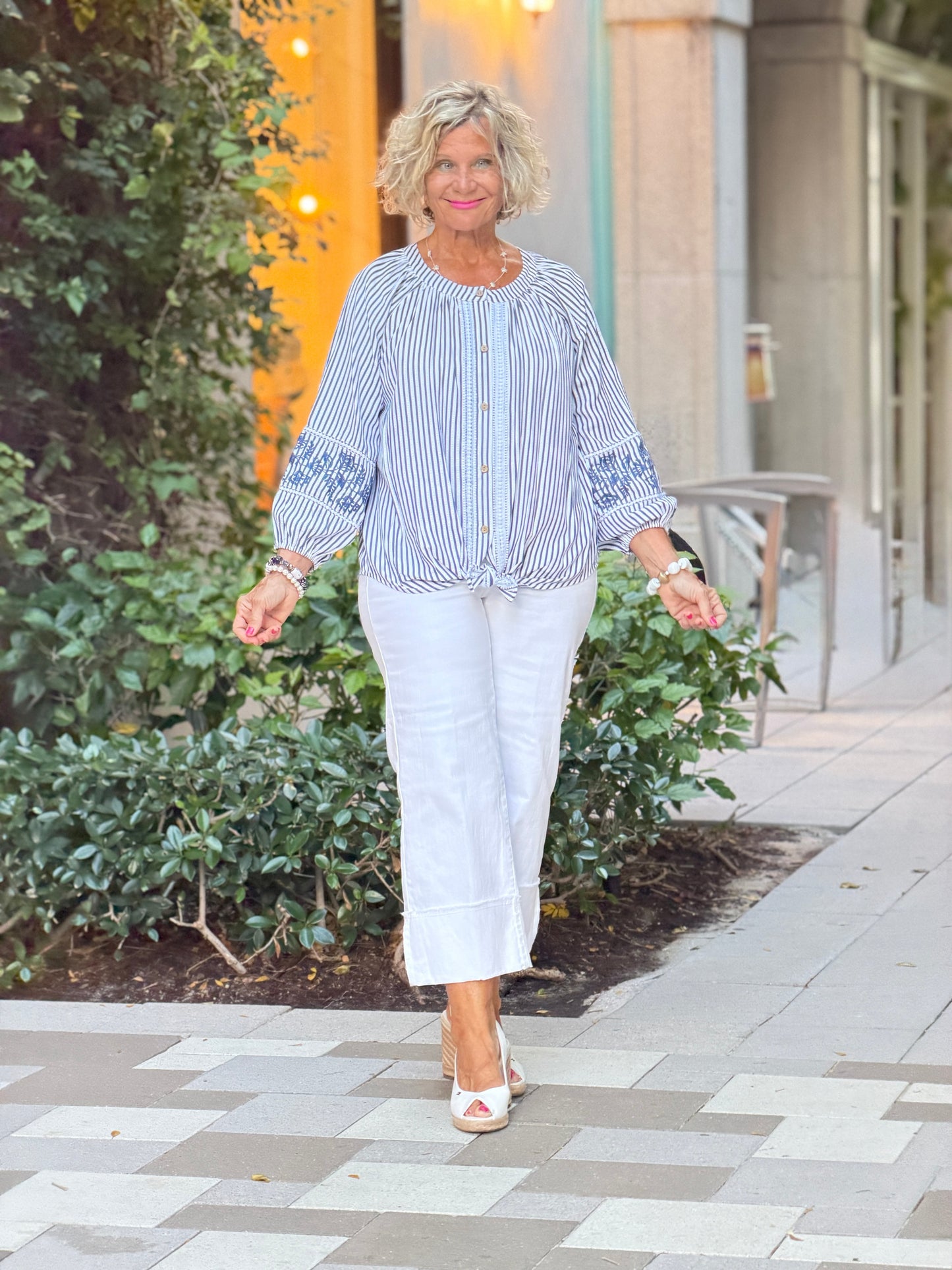 NAVY SEERSUCK TIE TOP