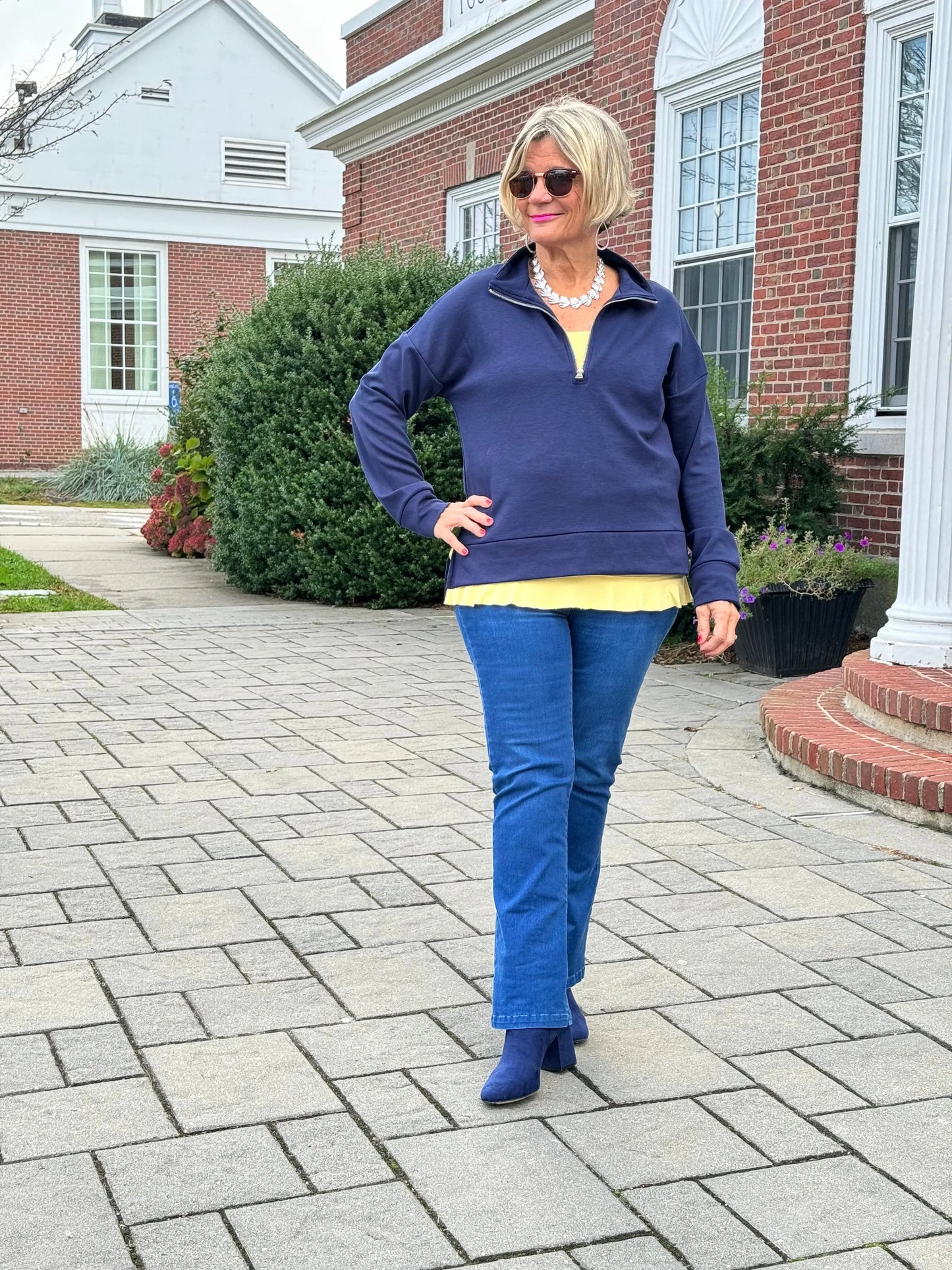 NAVY HALF ZIPPER