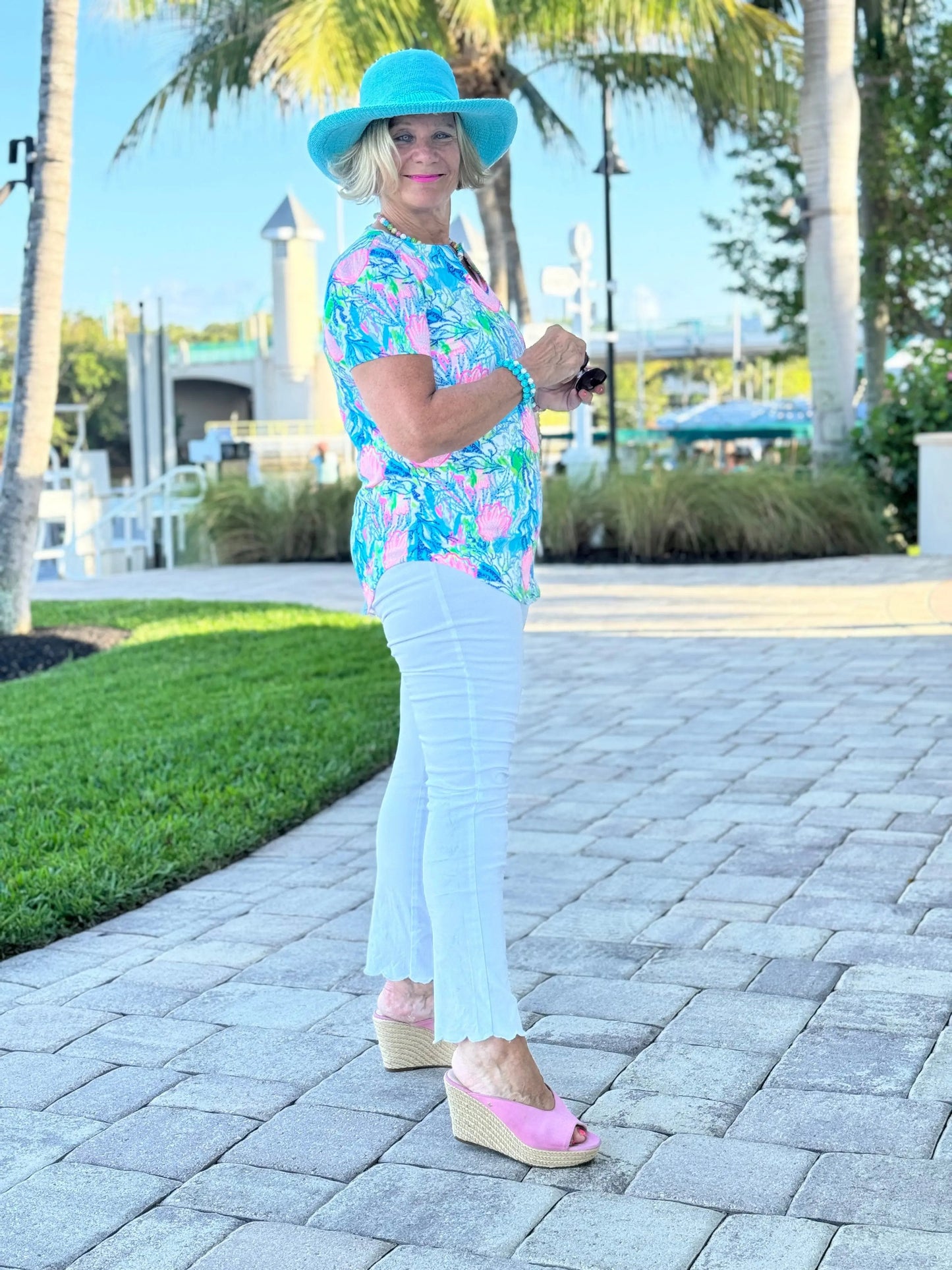 SEASHELL PINK AND BLUE SHORT SLEEVE