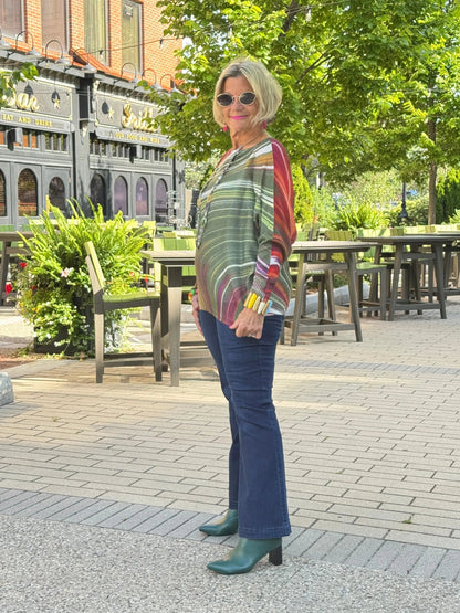 OLIVE Wavy Round Neck Knit Printed Sweater