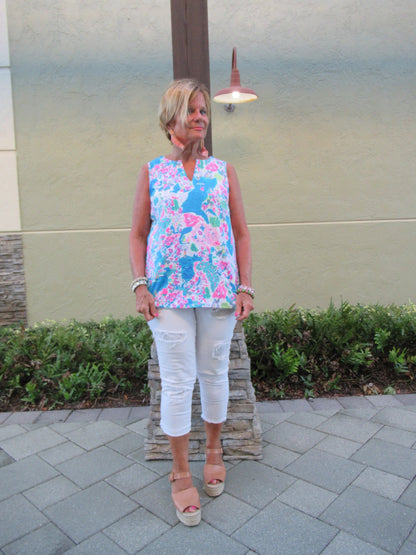 PALM BEACH SLEEVLESS V-NECK