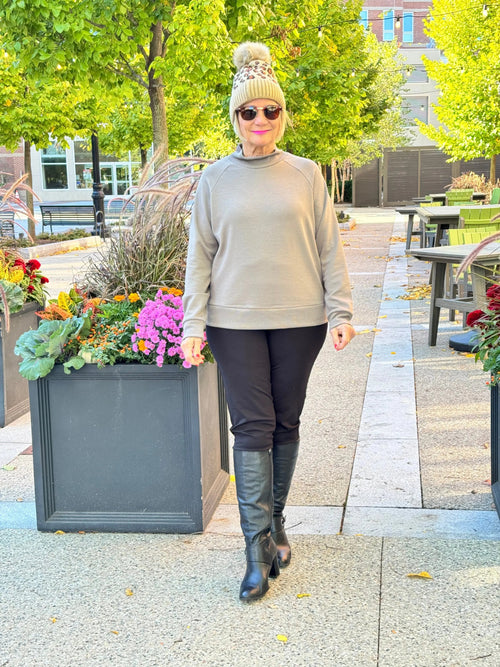 MOCK NECK TAUPE TOP
