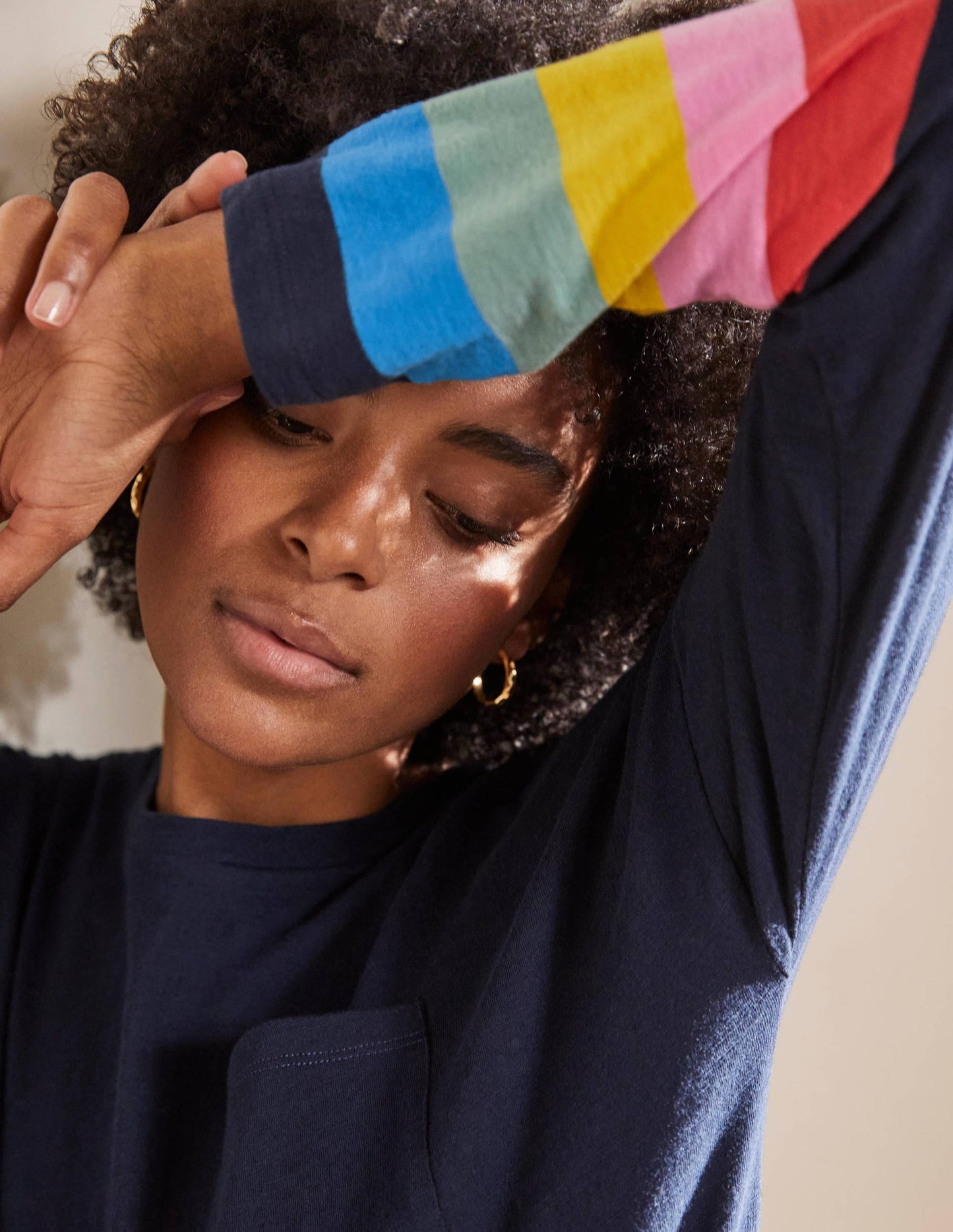 Boxy Jersey Tee-Navy Rainbow Cuff