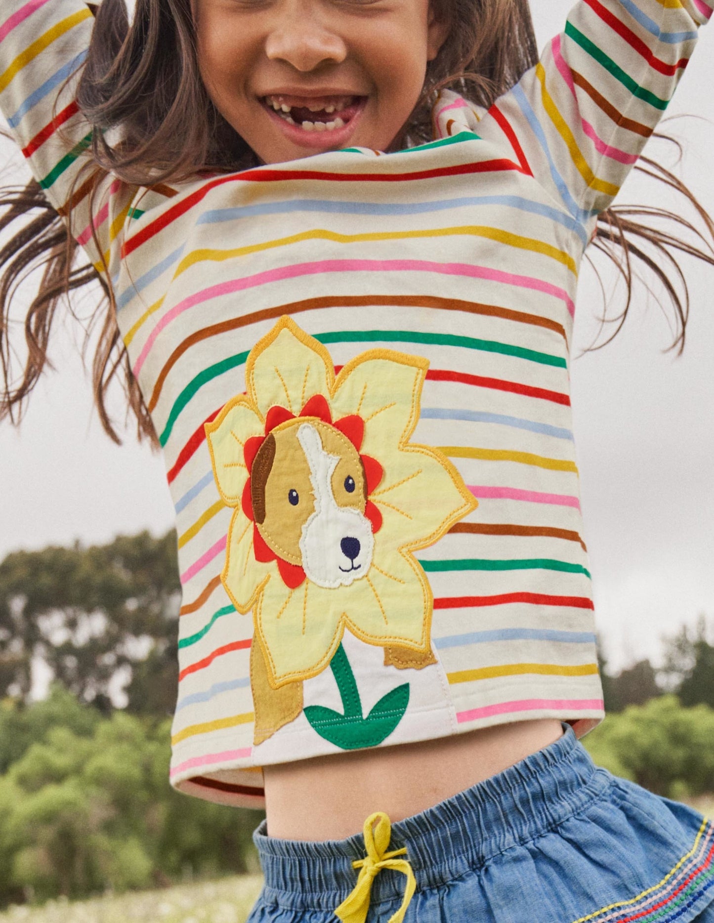 Big Appliqué T-shirt-Ivory/ Rainbow Dog