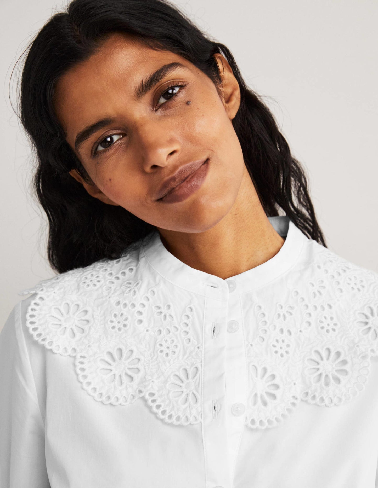 Broderie Collar Shirt-White