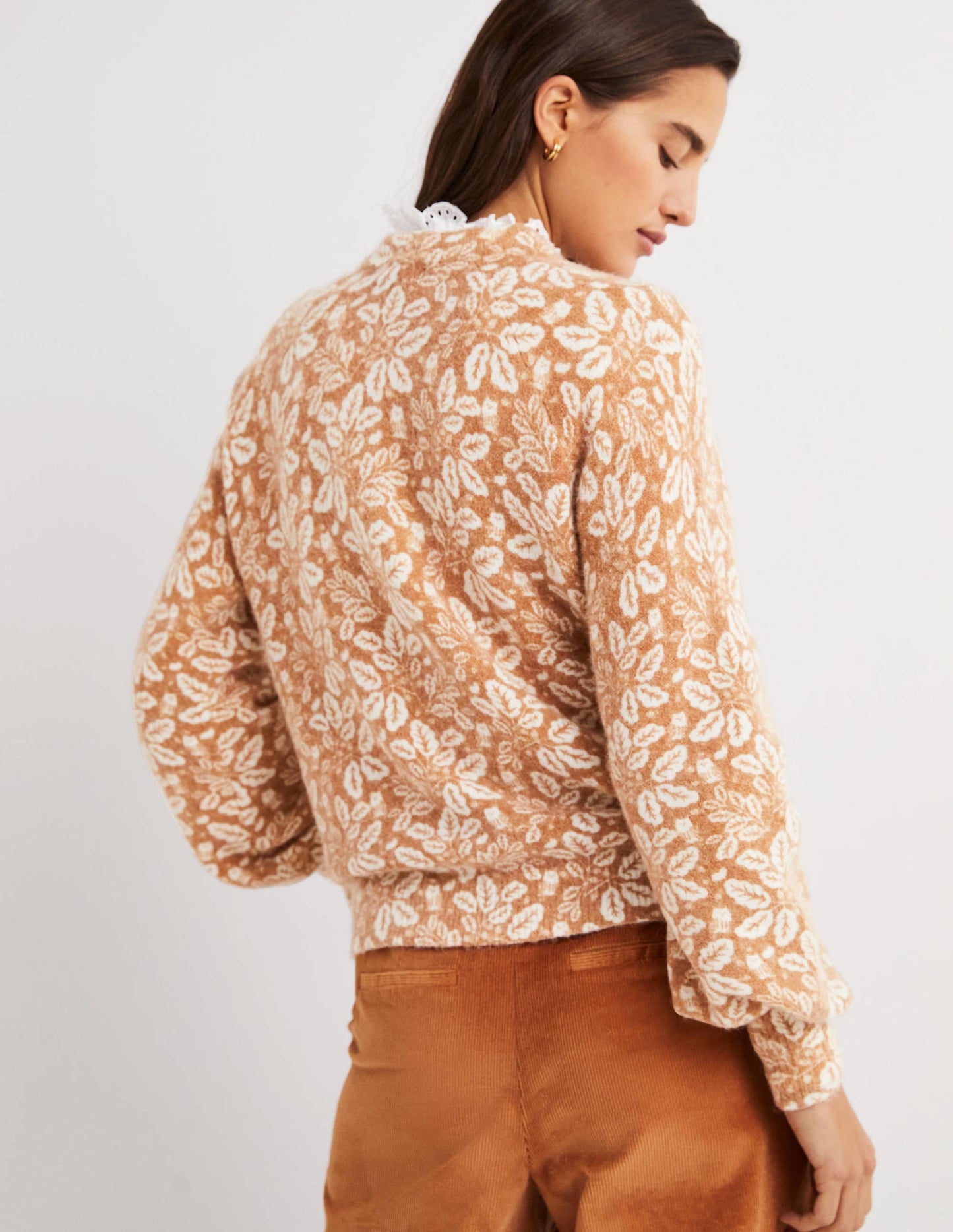 Blouson Sleeve Fluffy Sweater-Assam Brown, Acorn Leaf