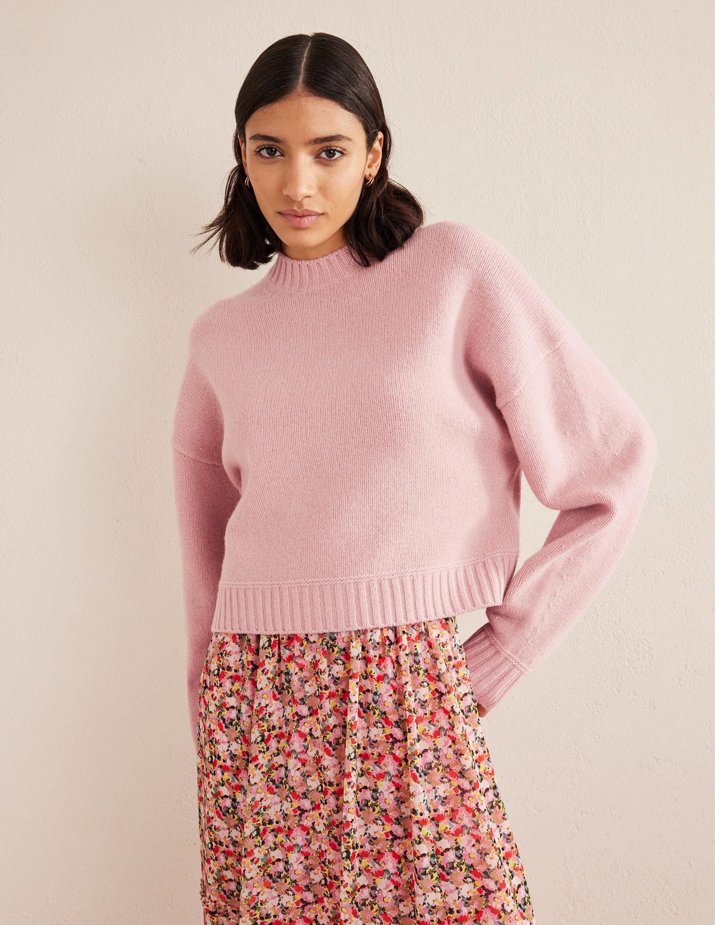 Brushed Wool Cropped Sweater-Chalky Pink