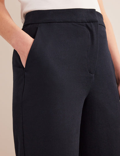 Bi-Stretch Straight Pants-Navy