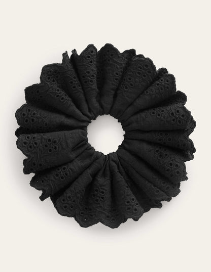 Broderie Scrunchie-Black
