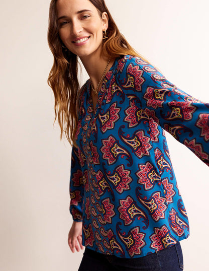 Border Print Raglan Top-Blue, Paisley Amaryllis
