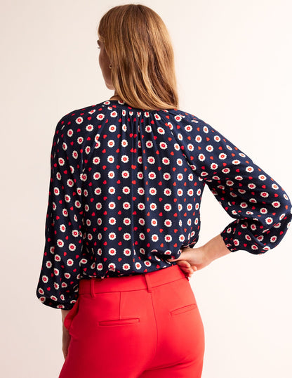 Border Print Raglan Top-Navy, Daisy Heart