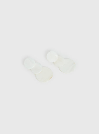 Terza Shell Tiered Earrings White