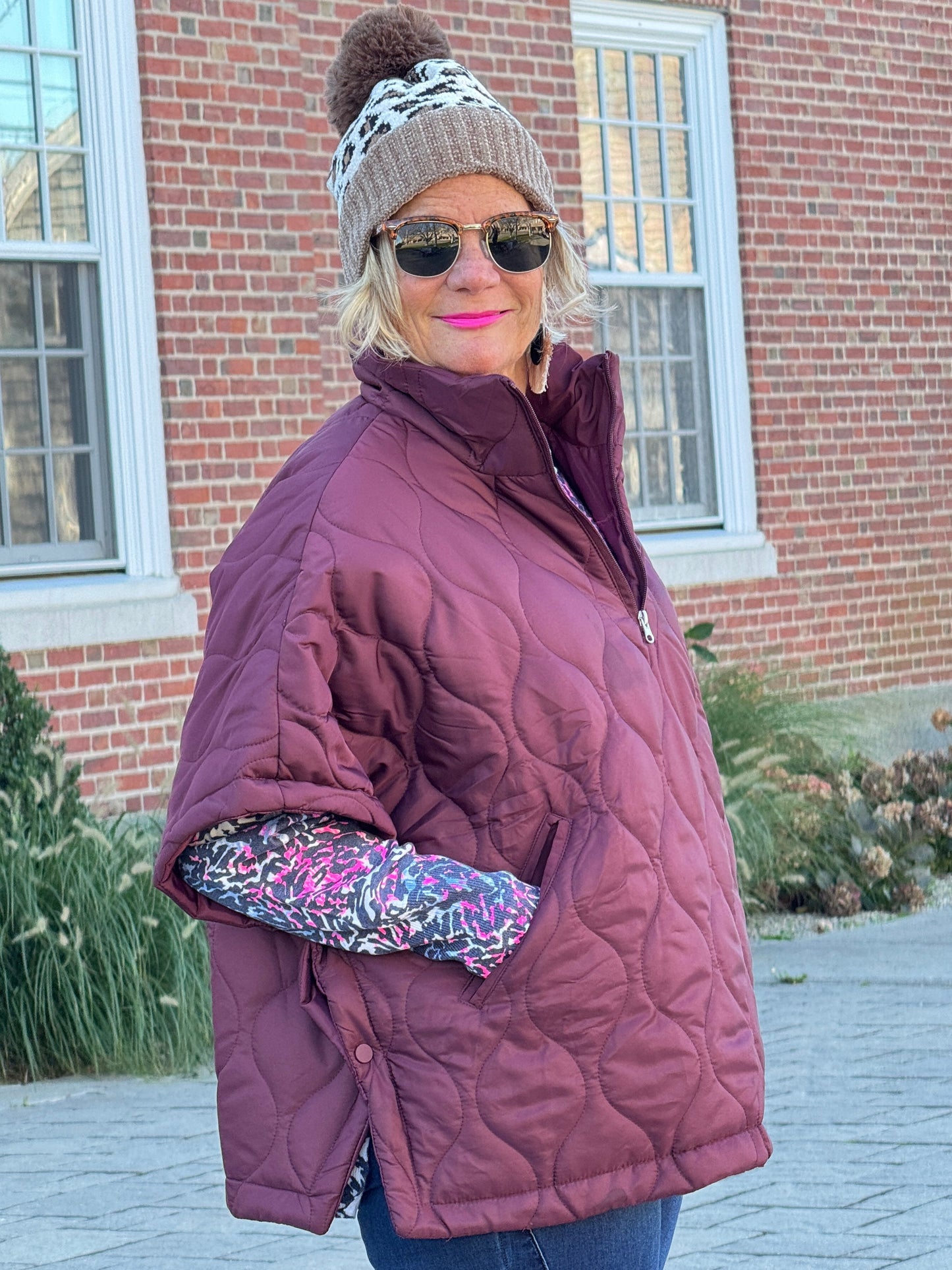 Quilted Short Sleeves Puffer Pullover Poncho Burgundy