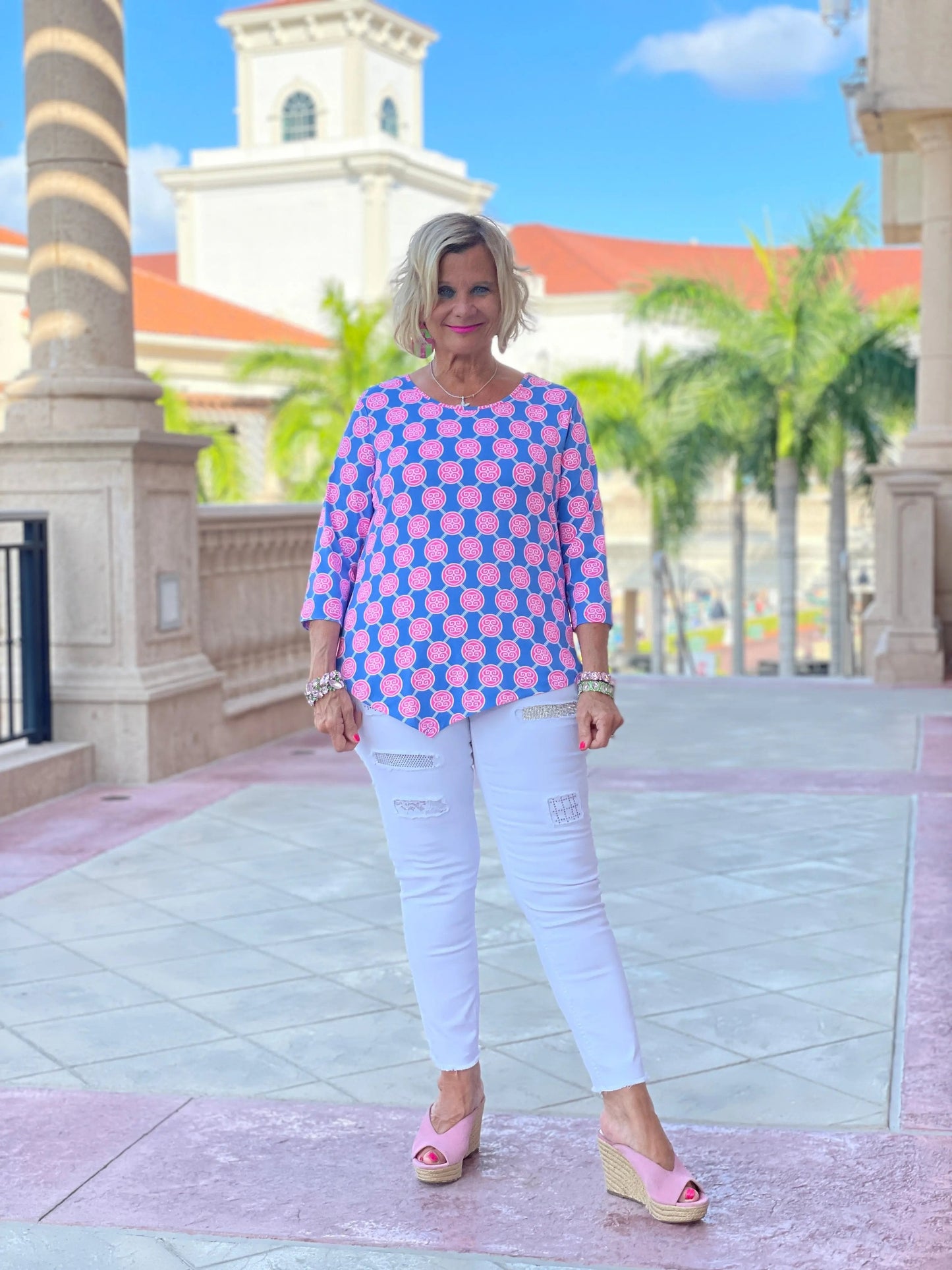 MEDALLION ASYMMETRIC TOP