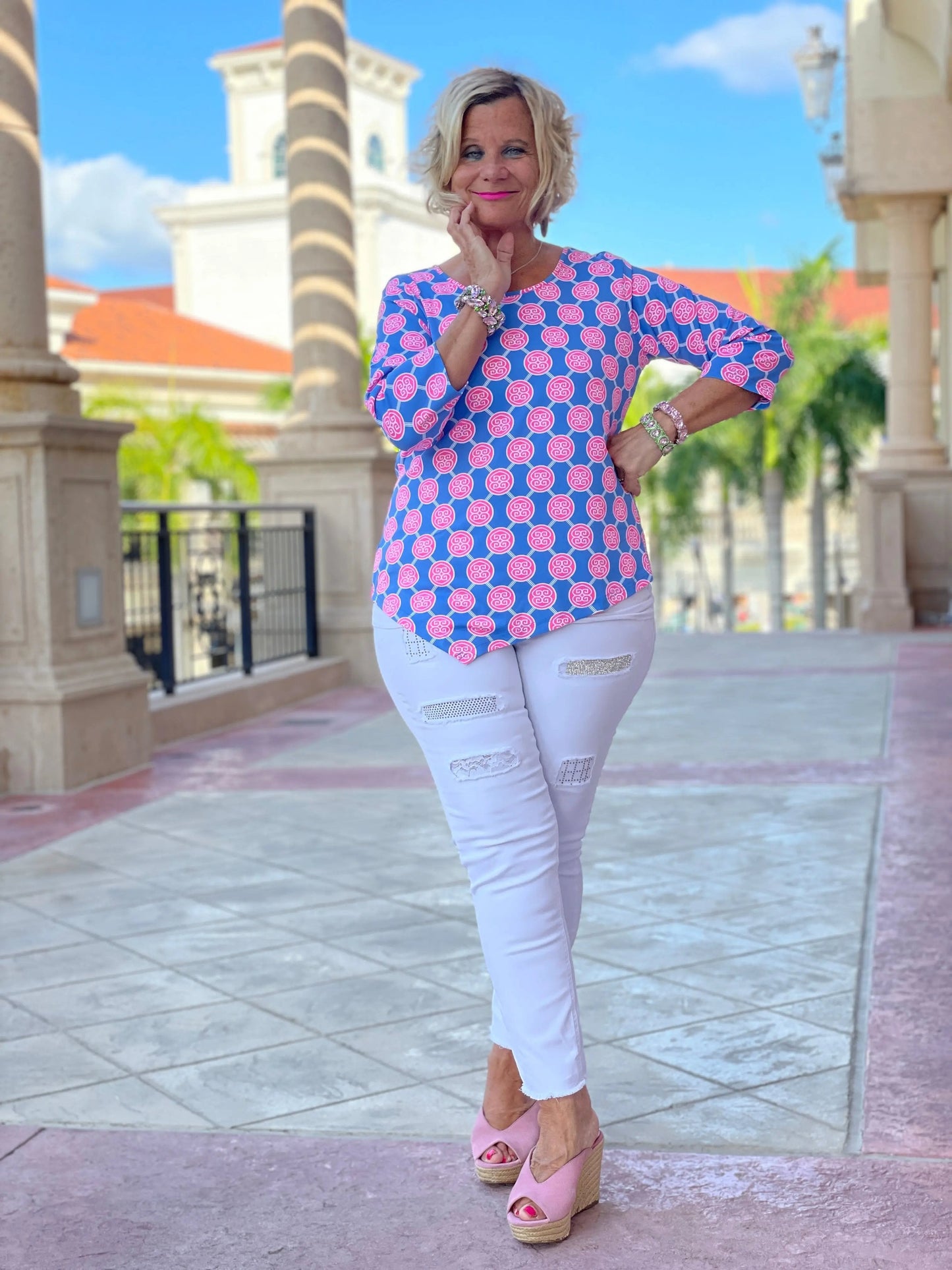 MEDALLION ASYMMETRIC TOP