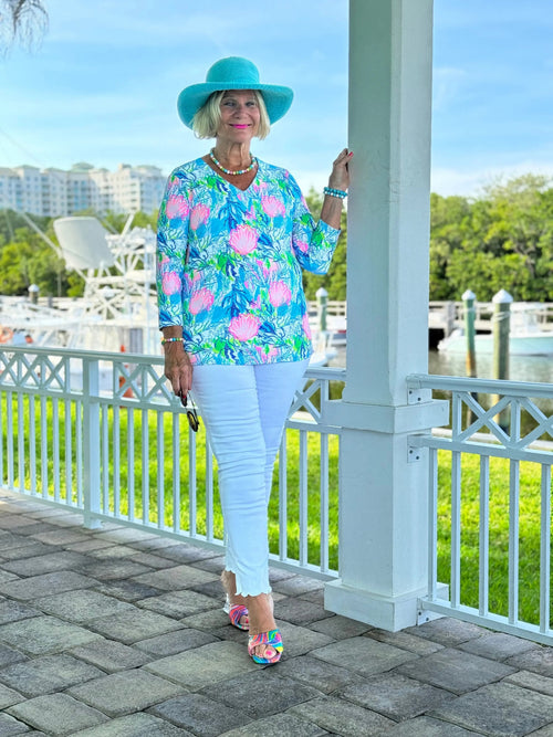 SEASHELL BEACH V NECK
