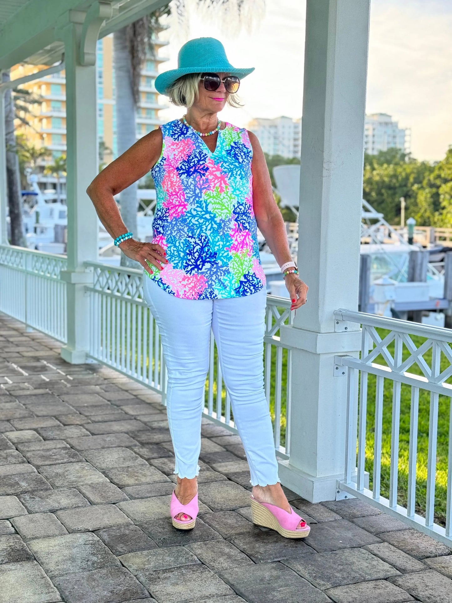 SALINA REEF SLEEVELESS V NECK