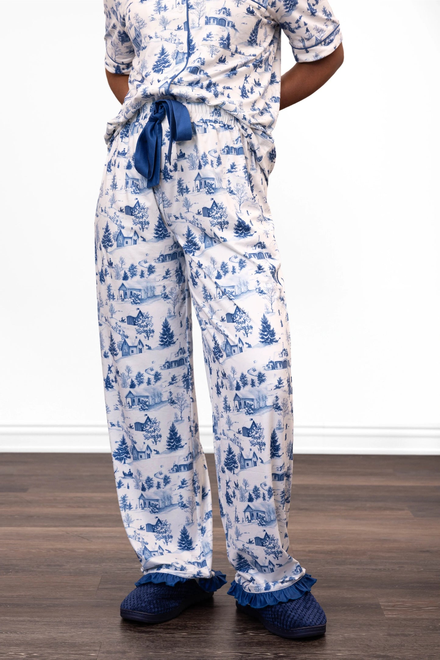 ALB Custom Women's Festive Short Sleeve and Pants Jammies Set