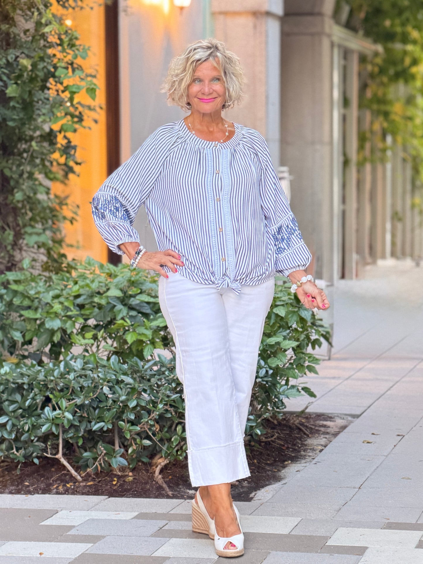 NAVY SEERSUCK TIE TOP