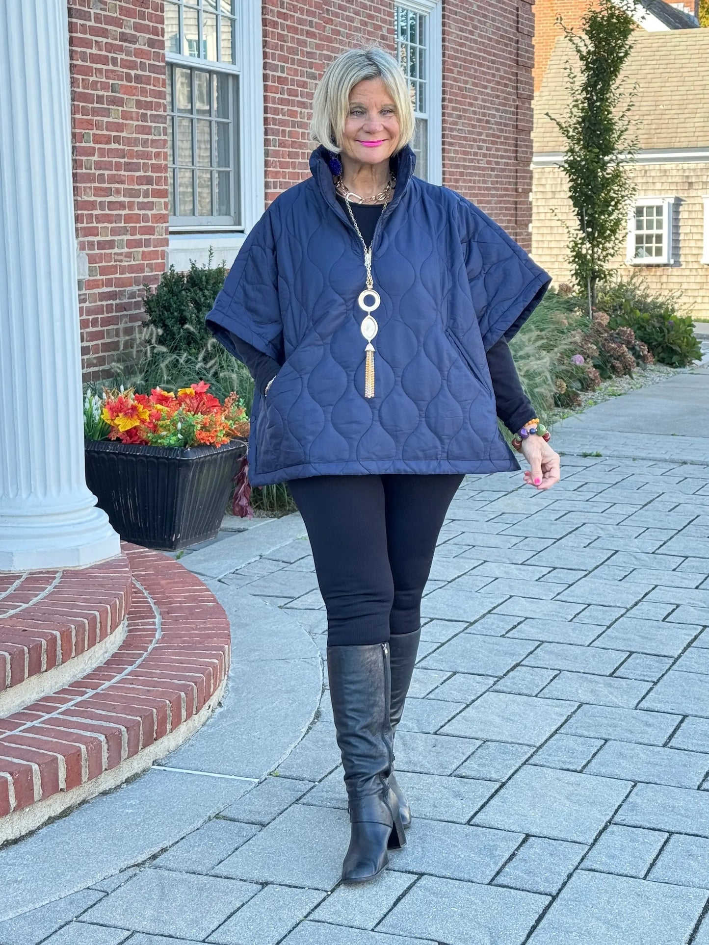 Quilted Short Sleeves Puffer Pullover Poncho Navy