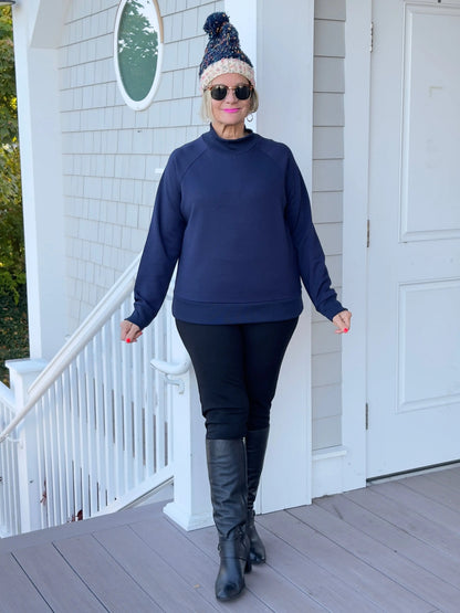 MOCK NECK NAVY TOP