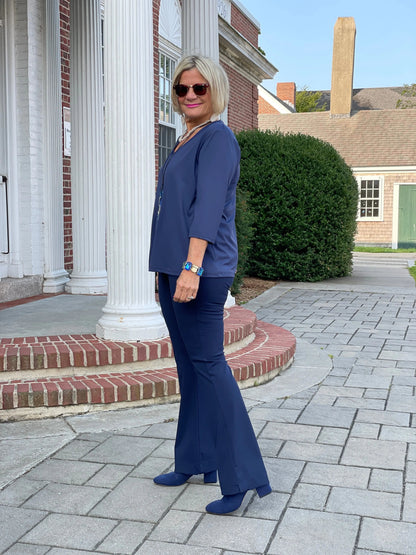 NAVY TAILORED V SLEEVE
