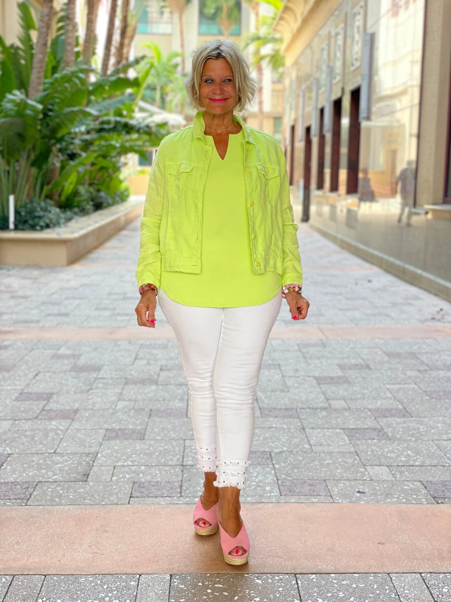 SOLID LIME SLEEVELESS V NECK