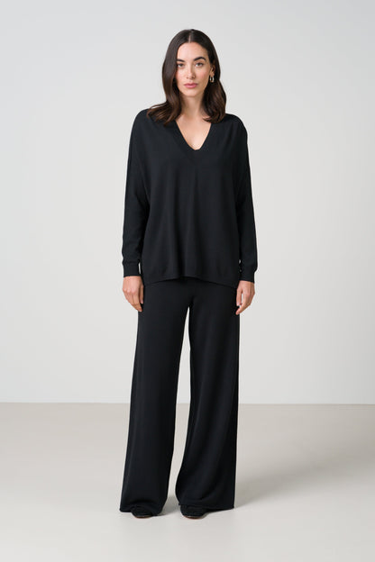 Layla V Neck Sweater | Black | Fine Knit