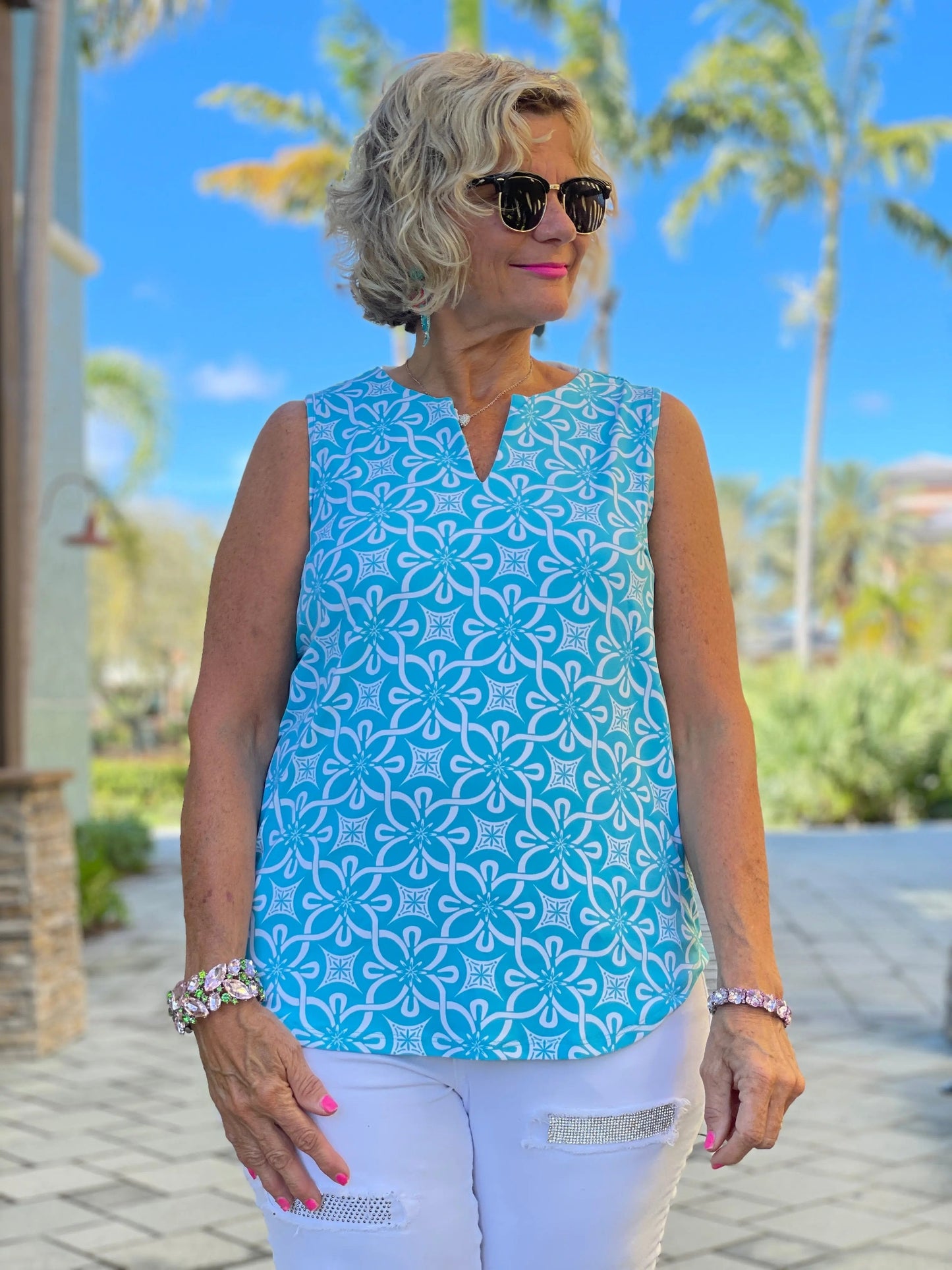 OCEAN MILE SLEEVELESS V NECK