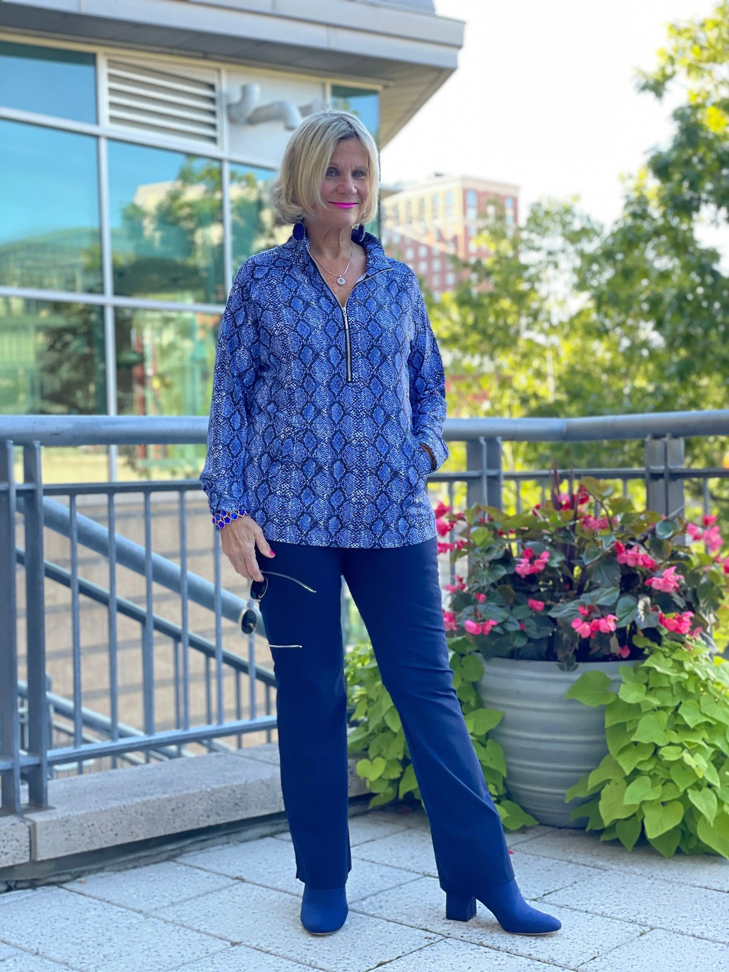 SAVANNA BLUE KANGAROO TOP