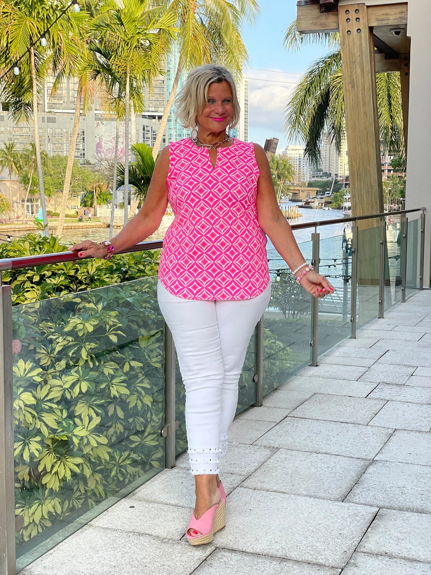 PINK DIAMONDS SLEEVELESS V NECK