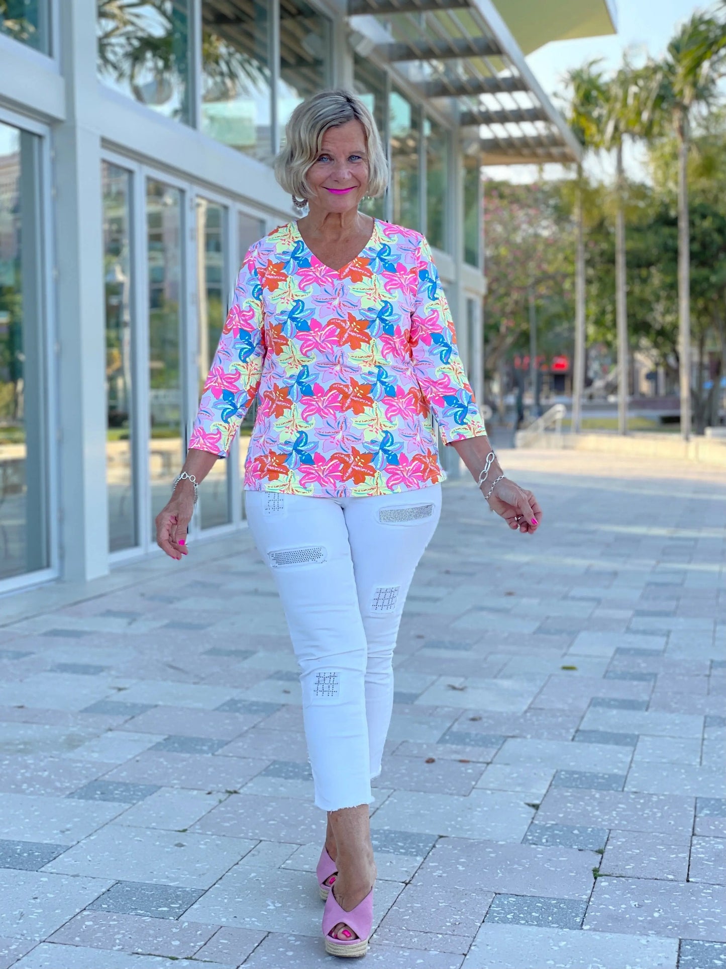 PALM BEACH FLOWER V NECK TOP