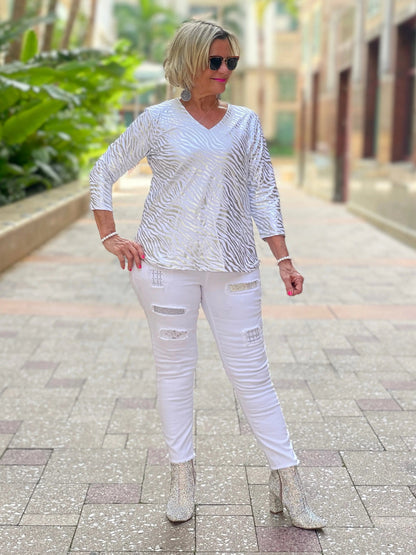 LULU-B WHITE LEME SILVER V-NECK TOP