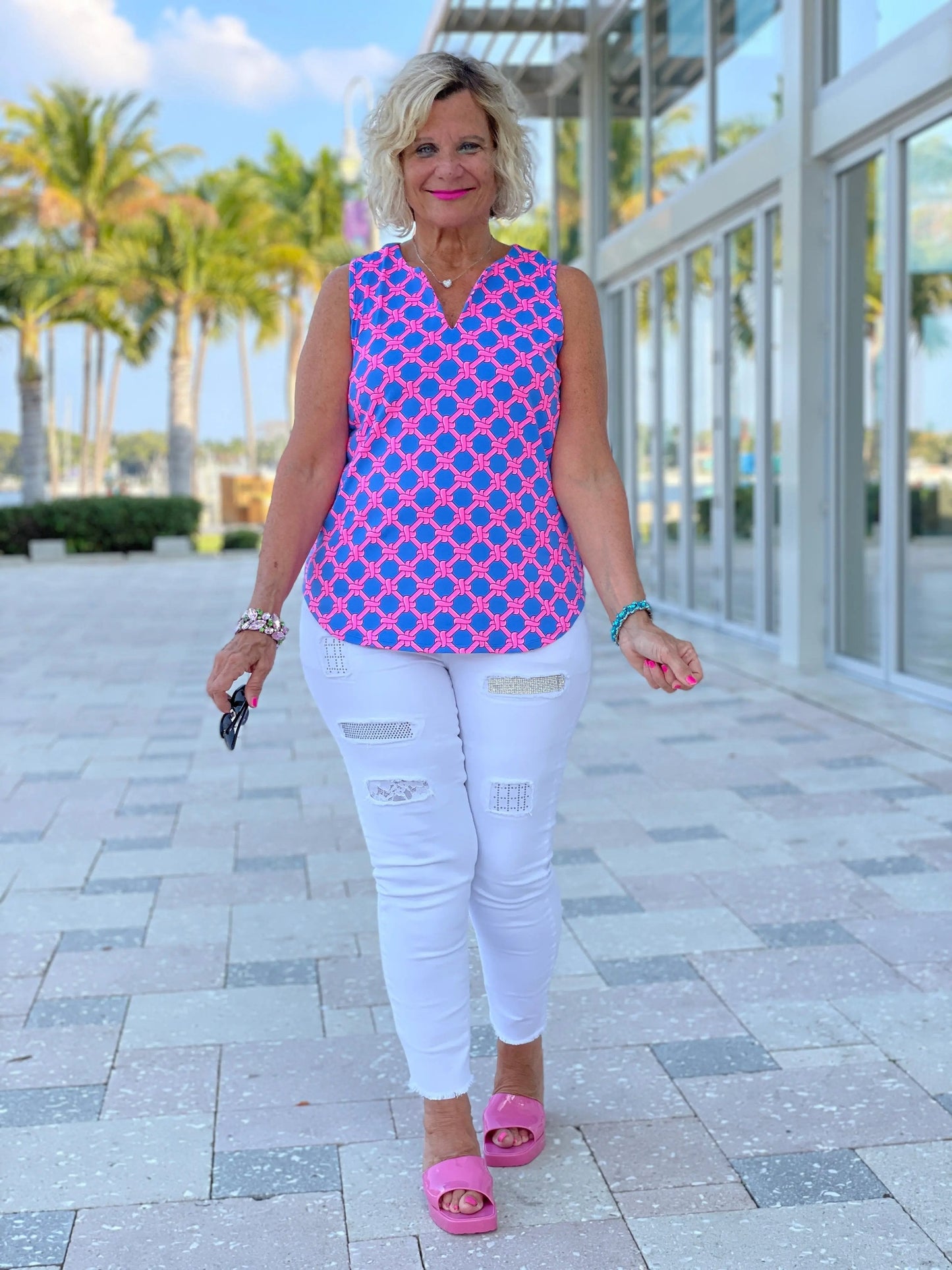 PINK SPADE SLEEVELESS V NECK