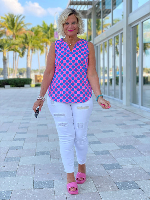 PINK SPADE SLEEVELESS V NECK