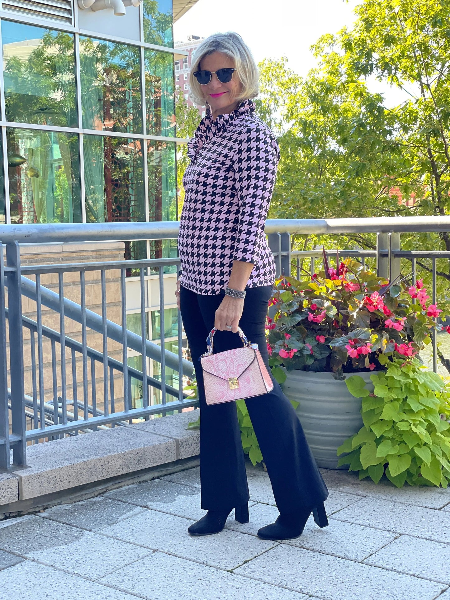 PINK HOUNDSTOOTH RUFFLE