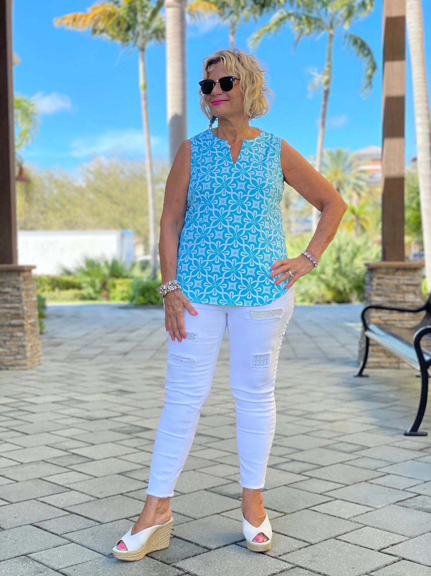 OCEAN MILE SLEEVELESS V NECK