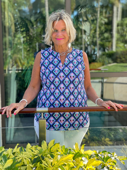 PINEAPPLE VACA SLEEVELESS V NECK