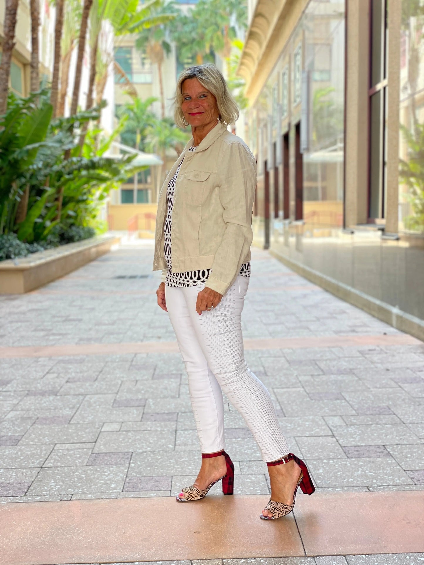 SANDBAR  KEYHOLE TOP